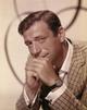Illustration de « Les feuilles mortes » par Yves Montand