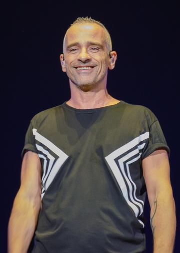 Illustration de « Se Bastasse Una Canzone » par Eros Ramazzotti